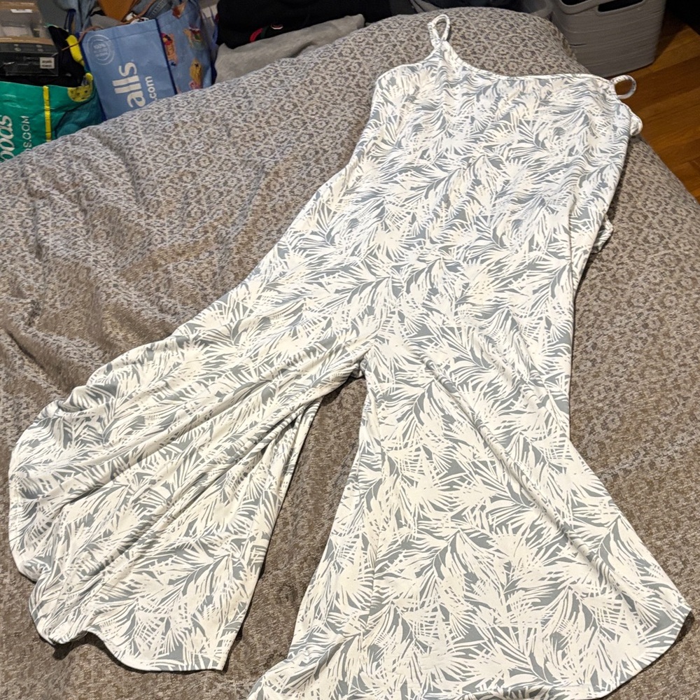Women's Leaf Print Jumpsuit - White and Gray
